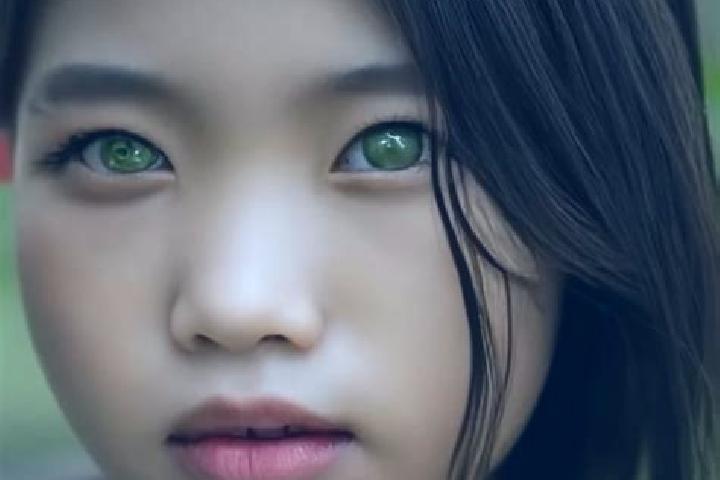 Willow, 37, a red green-eyed asian companion based in Ipiebang. Offering Massage, BDSM, Tantra. Available for incall and outcall, day and evening dates.