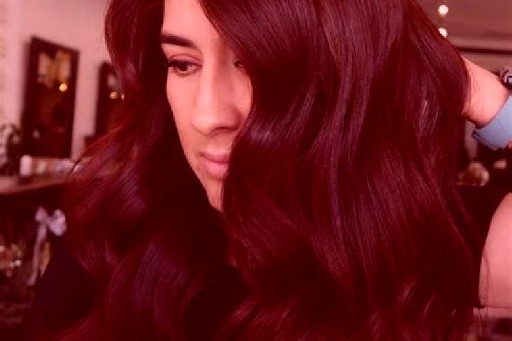 Willow, 38, a auburn dark-eyed mixed companion based in Dindori. Offering 69, CIM, Roleplay, Massage. Available for incall and outcall, day and evening dates.