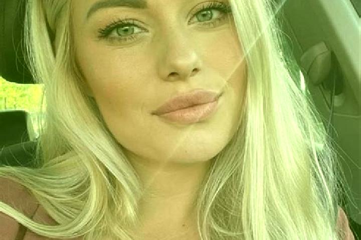 Willow, 38, a dark blonde hazel-eyed mediterranean companion based in Moldova Noua. Offering Party Girl, A-Level, Roleplay, Domination, Erotic Massage. Avail...