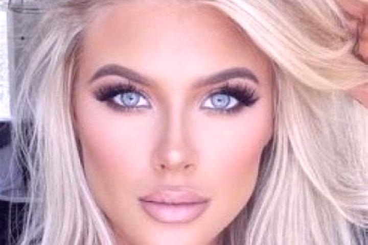 Willow, 38, a platinum blonde hazel-eyed caribbean companion based in La Herradura. Offering Couples, Roleplay, Erotic Massage, Fetish, Party Girl. Available...