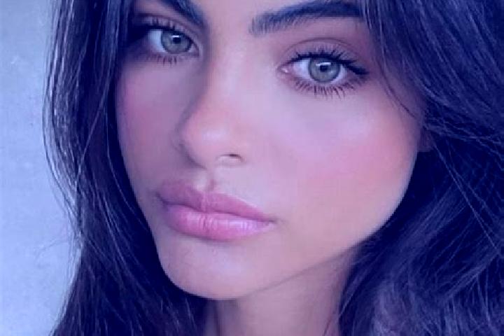 Willow, 39, a brunette green-eyed middle eastern companion based in Fundicion. Offering Domination, Couples, Prostate Massage. Available for incall and outca...