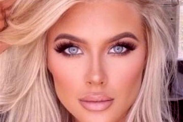 Willow, 39, a platinum blonde amber-eyed caribbean companion based in San Martino sulla Marrucina. Offering Duos, Prostate Massage, Couples, Erotic Massage. ...
