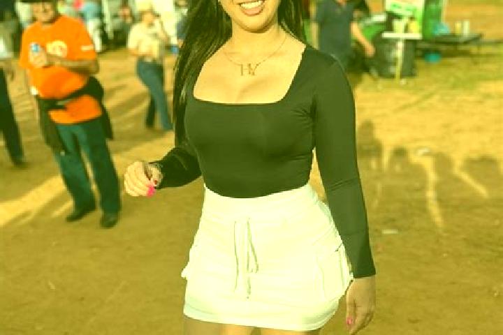 Willow, 39 — Escort in Claraval, Brazil