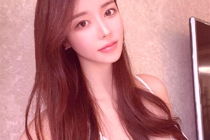 Willow, 39 — Escort in Nancang, China