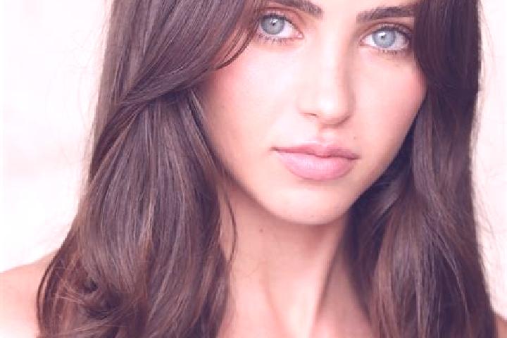 Zoe, 20, a blonde dark-eyed latina companion based in Unesov. Offering Roleplay, Girlfriend Experience, Couples. Available for incall and outcall, overnight ...