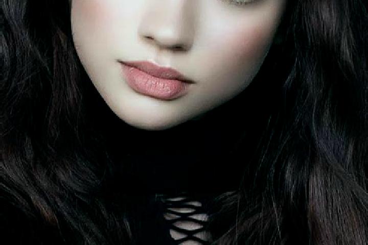 Zoe, 20, a brunette dark-eyed asian companion based in Zutphen. Offering Tantra, 69, Travel Companion. Available for incall and outcall, day and evening dates.