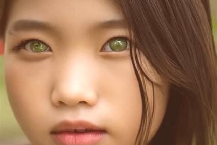 Zoe, 20, a brunette green-eyed asian companion based in Stradbroke. Offering CIM, Dinner Date, GFE. Available for incall and outcall, day and evening dates.