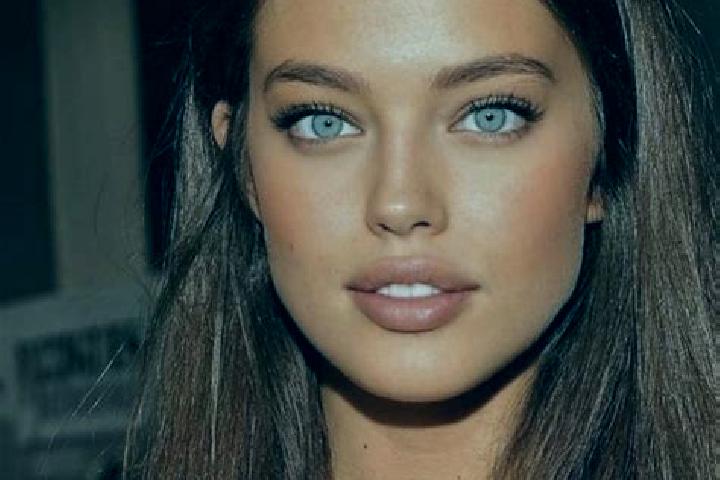 Zoe, 20, a chestnut grey-eyed caucasian companion based in Cucova. Offering CIM, Overnight, Prostate Massage, Dinner Date, GFE. Available for incall and outc...