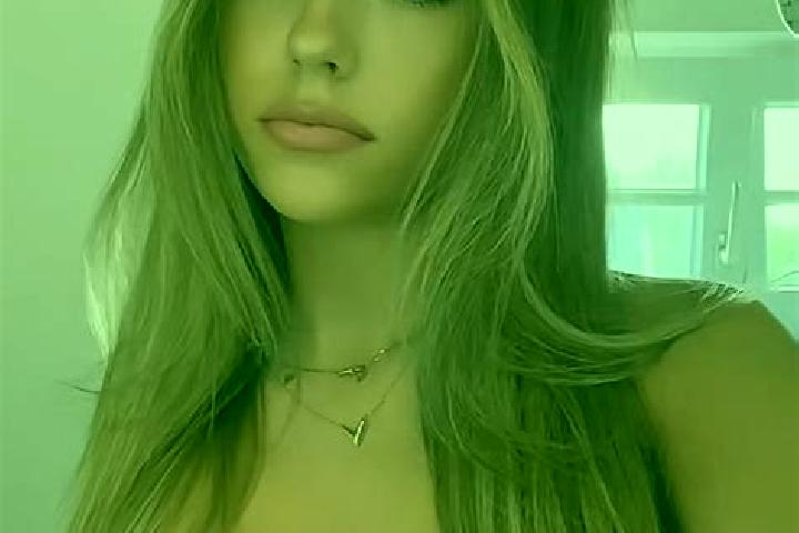 Zoe, 20, a dark blonde brown-eyed caucasian companion based in Tiara. Offering Deep French Kissing, Domination, Striptease, 69, Girlfriend Experience. Availa...