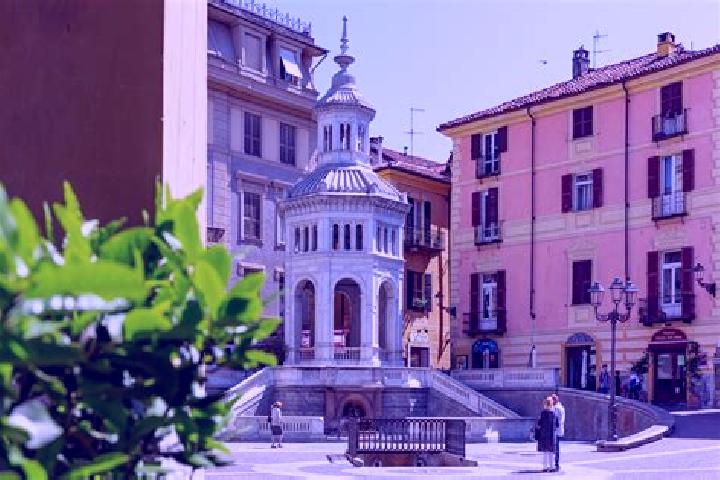 Zoe, 20 — Escort in Brescello, Italy