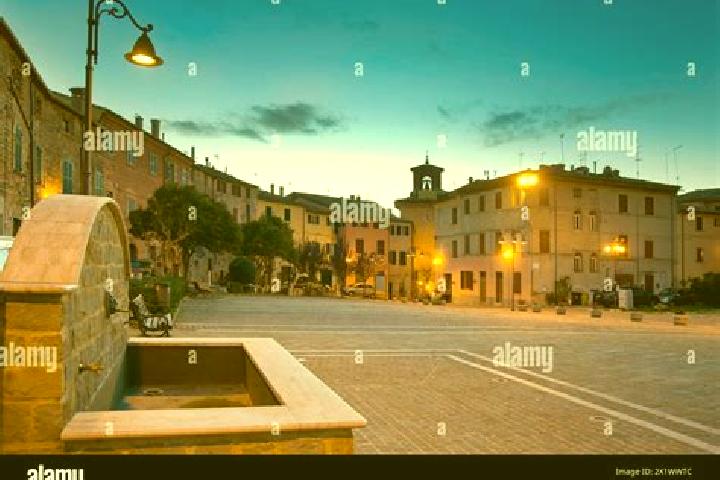 Zoe, 20 — Escort in Cupramontana, Italy