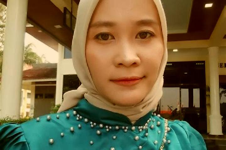 Zoe, 20 — Escort in Kerep Wetan, Indonesia