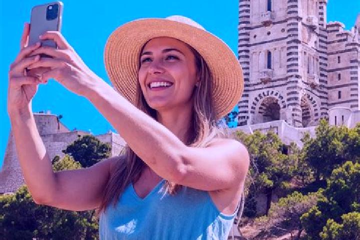 Zoe, 20 — Escort in Le Bez, France