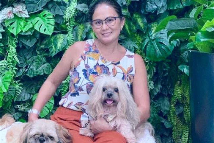 Zoe, 20 — Escort in Malocloc, Philippines