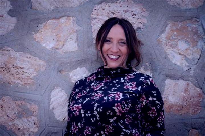 Zoe, 20 — Escort in Telti, Italy