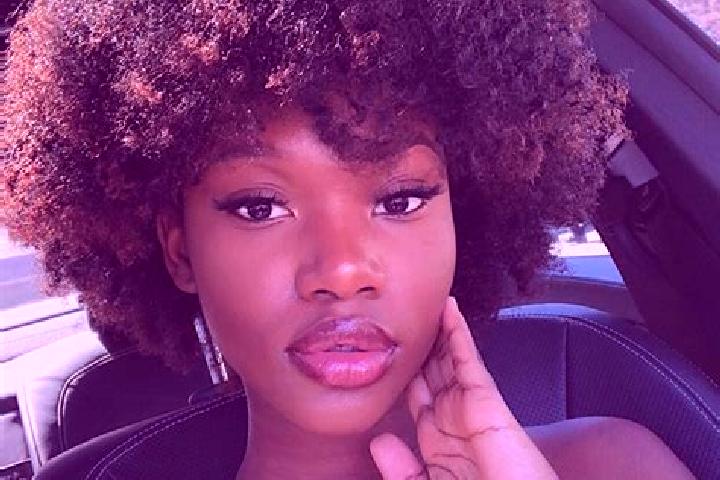 Zoe, 21, a black dark-eyed ebony companion based in Lietzen. Offering Party Girl, Massage, Duos. Available for incall and outcall, day and evening dates.
