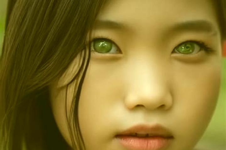 Zoe, 21, a brunette green-eyed asian companion based in Carballedo. Offering Party Girl, BDSM, Girlfriend Experience. Available for incall and outcall, overn...
