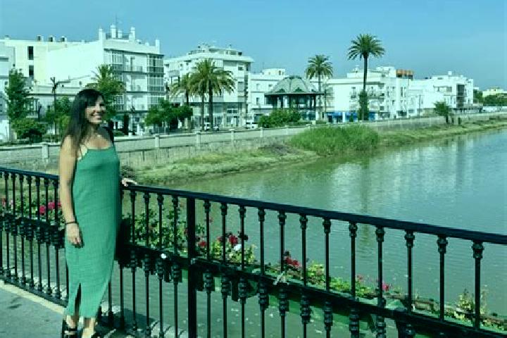 Zoe, 21, a brunette green-eyed european companion based in Chiclana de Segura. Offering Travel Companion, CIM, Domination, Prostate Massage. Available for in...