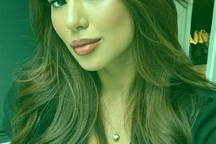 Zoe, 21, a chestnut brown-eyed latina companion based in Winterswijk. Offering Massage, Striptease, Duos. Available for incall and outcall, day and evening d...