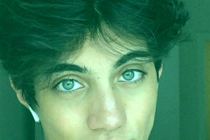 Zoe, 21, a chestnut grey-eyed indian companion based in Hoyos de Miguel Munoz. Offering OWO, Dinner Date, BDSM. Available for incall and outcall, day and eve...