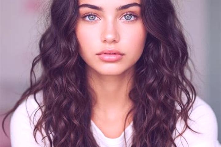 Zoe, 21, a dark blonde amber-eyed mediterranean companion based in Lichtenberg. Offering BDSM, Deep French Kissing, Roleplay, Party Girl. Available for incal...