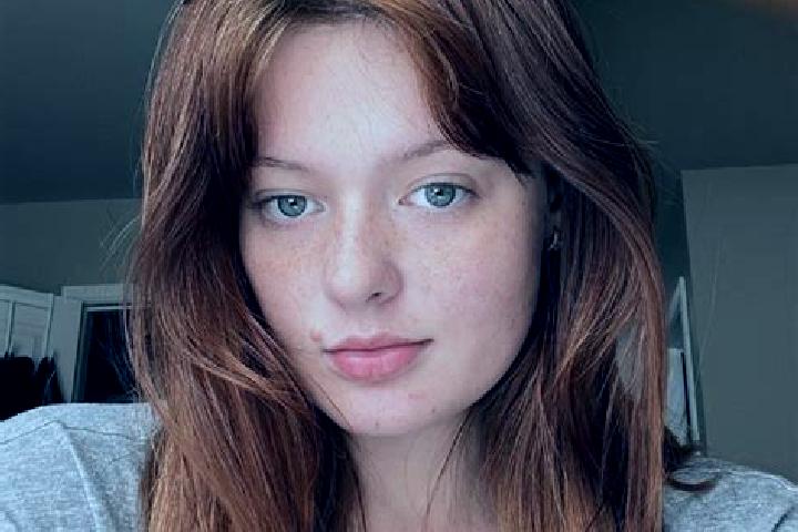 Zoe, 21, a red brown-eyed mixed companion based in Renmark North. Offering 69, Overnight, Prostate Massage. Available for incall and outcall, overnight booki...
