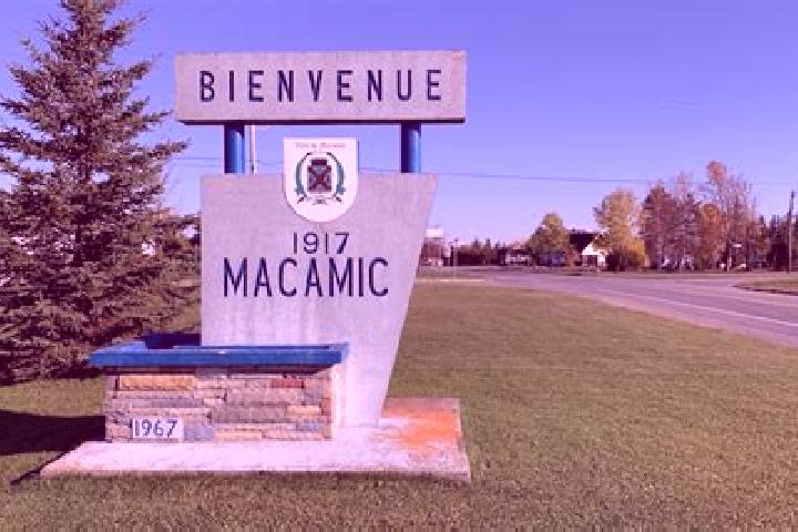 Zoe, 21 — Escort in Macamic, Canada