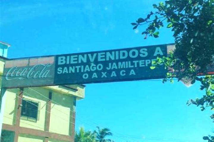 Zoe, 21 — Escort in Santiago Jamiltepec, Mexico