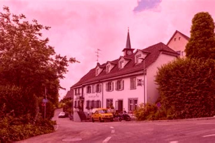 Zoe, 21 — Escort in Schonenbuch, Switzerland