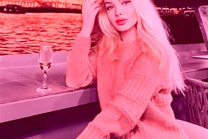 Zoe, 21 — Escort in Talne, Ukraine