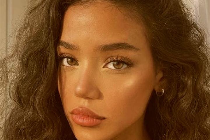 Zoe, 22, a black brown-eyed european companion based in Diedorf. Offering Party Girl, Overnight, Girlfriend Experience. Available for incall and outcall, ove...