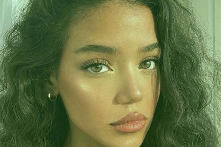 Zoe, 22, a black brown-eyed mixed companion based in Silchester. Offering 69, Overnight, Party Girl. Available for incall and outcall, overnight bookings ava...