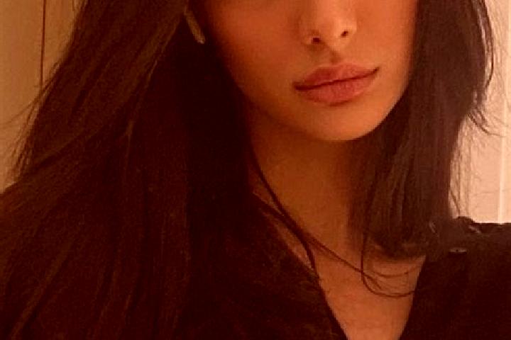 Zoe, 22, a black dark-eyed middle eastern companion based in El Bayo. Offering Couples, OWO, Fetish, Party Girl, Massage. Available for incall and outcall, d...