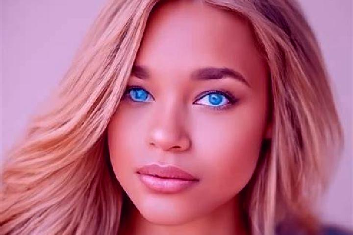 Zoe, 22, a blonde blue-eyed latina companion based in Franco Tavera. Offering Travel Companion, Domination, Tantra, A-Level, Duos. Available for incall and o...