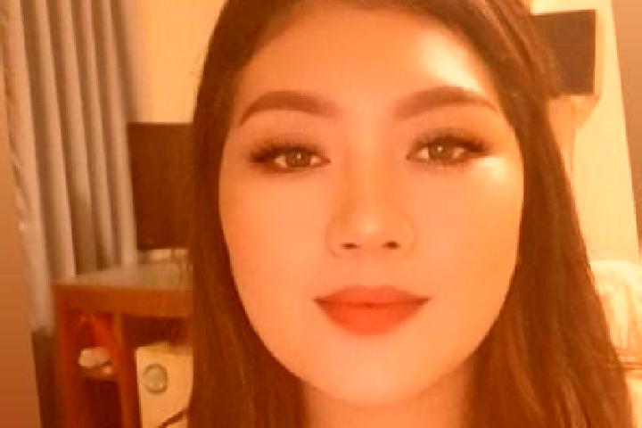 Zoe, 22, a blonde brown-eyed asian companion based in Valva. Offering GFE, Dinner Date, Erotic Massage. Available for incall and outcall, overnight bookings ...