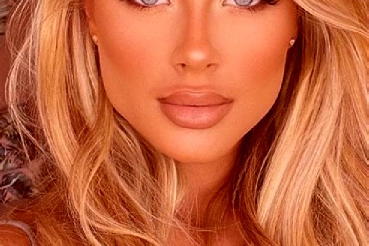 Zoe, 22, a blonde hazel-eyed latina companion based in Bailieborough. Offering Dinner Date, GFE, Party Girl, CIM. Available for incall and outcall, overnight...
