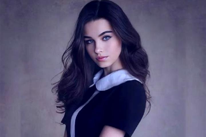 Zoe, 22, a brunette amber-eyed slavic companion based in Hellak. Offering Party Girl, Massage, Roleplay. Available for incall and outcall, day and evening da...
