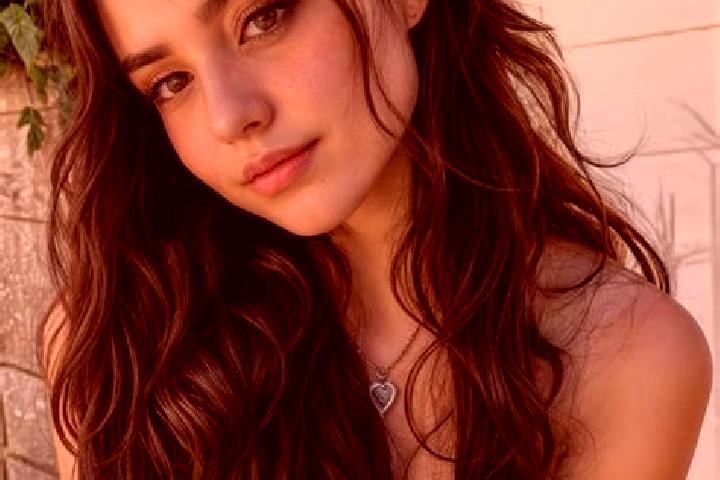 Zoe, 22, a dark blonde hazel-eyed middle eastern companion based in San Enrique. Offering Party Girl, Duos, Roleplay, OWO. Available for incall and outcall, ...