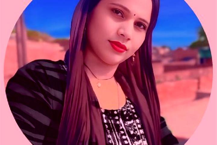 Zoe, 22 — Escort in Bijnor, India