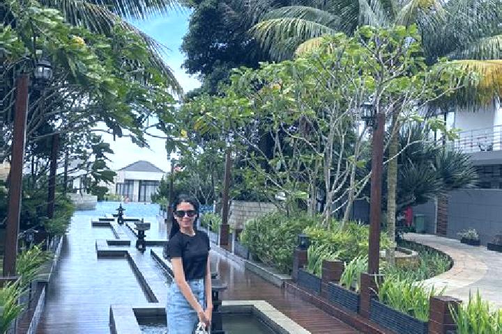 Zoe, 22 — Escort in Ciawi, Indonesia
