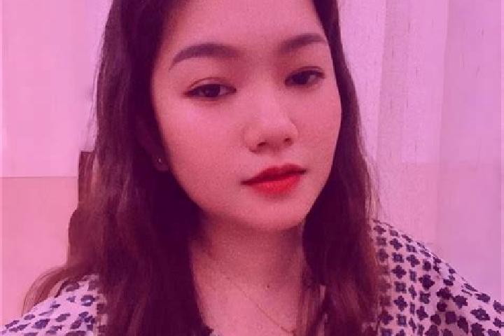 Zoe, 22 — Escort in Huong Thuy, Vietnam