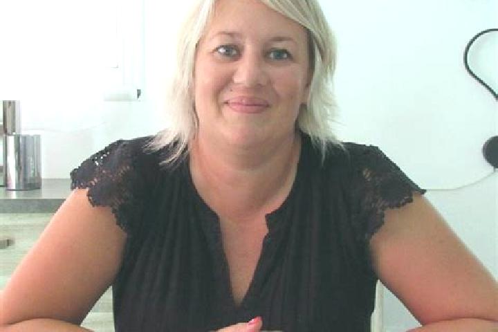 Zoe, 22 — Escort in Lauzach, France
