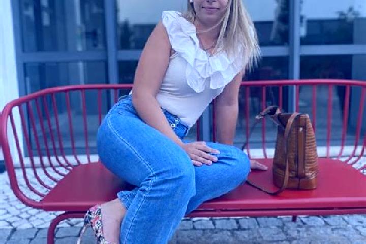 Zoe, 22 — Escort in Madalena, Portugal