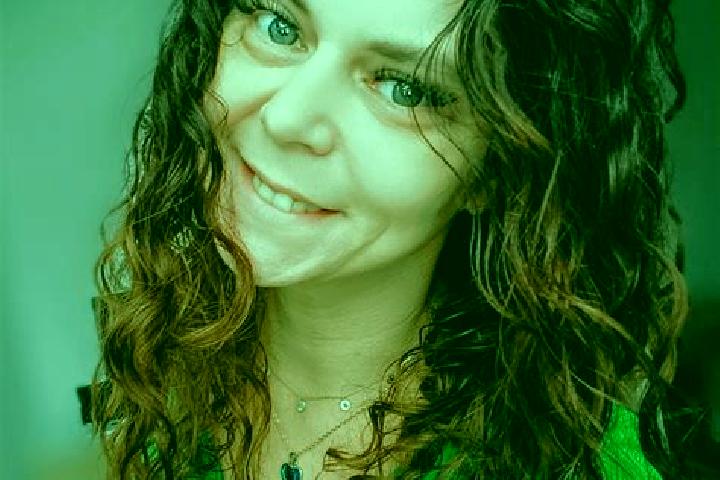 Zoe, 22 — Escort in Potworow, Poland