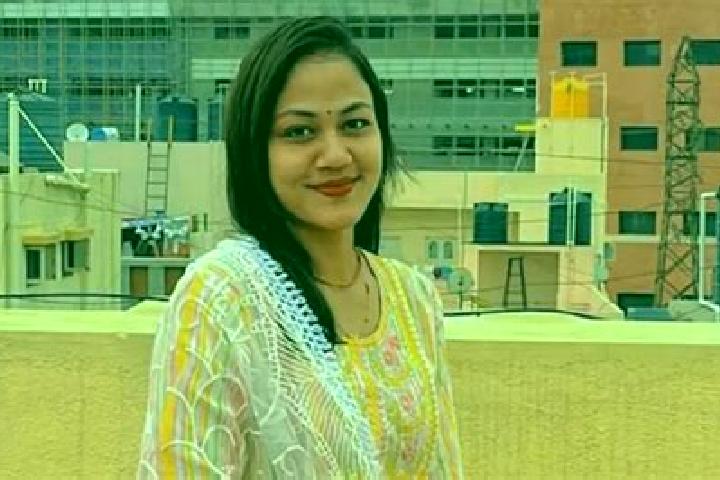Zoe, 22 — Escort in Tushara, India