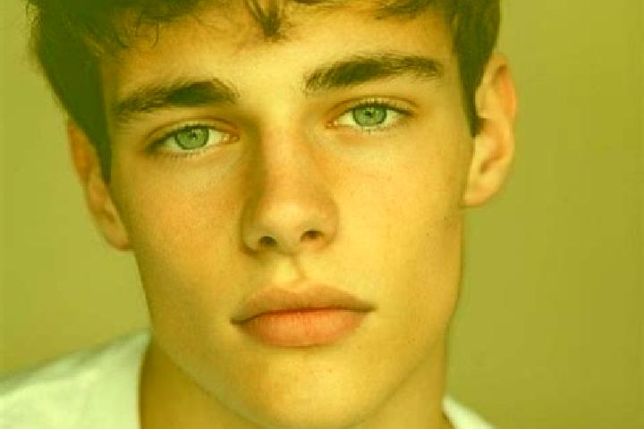 Zoe, 23, a black brown-eyed caucasian companion based in Siclau. Offering Deep French Kissing, Roleplay, Massage. Available for incall and outcall, day and e...