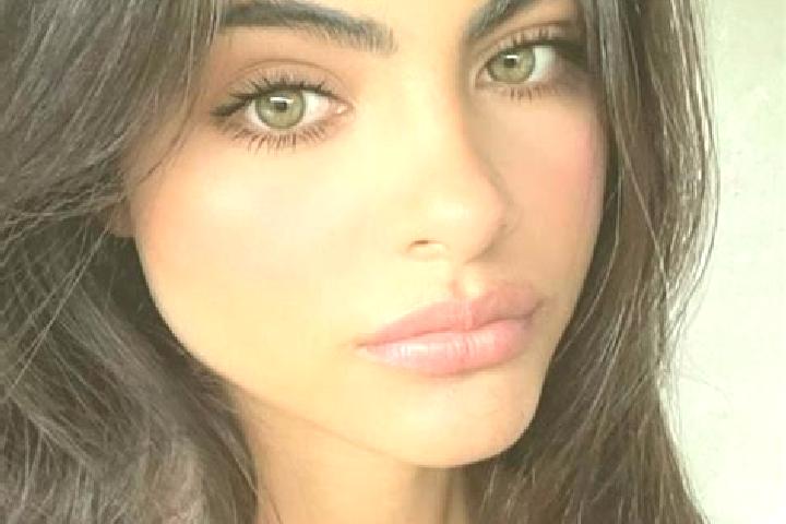 Zoe, 23, a black green-eyed european companion based in Horatev. Offering Striptease, Massage, Overnight. Available for incall and outcall, day and evening d...
