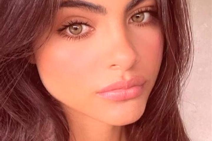Zoe, 23, a black hazel-eyed caucasian companion based in Domanesti. Offering Travel Companion, Couples, Tantra, A-Level, Domination. Available for incall and...
