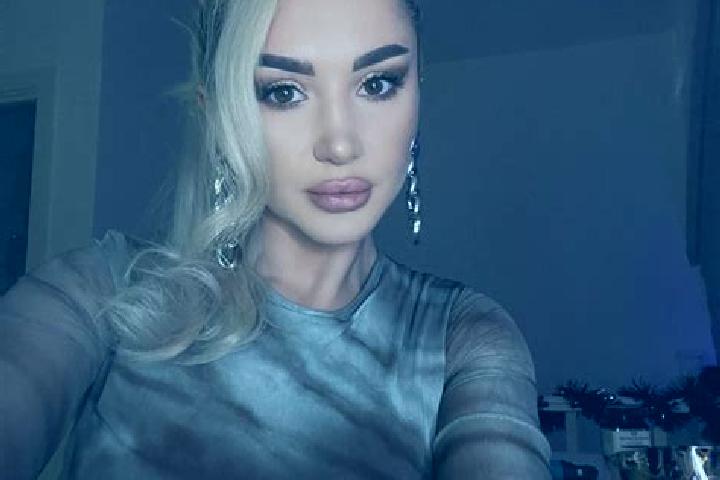Zoe, 23, a blonde amber-eyed mixed companion based in Vadstena. Offering Domination, Party Girl, GFE, Duos, Dinner Date. Available for incall and outcall, da...