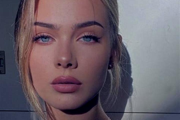 Zoe, 23, a blonde brown-eyed european companion based in Mers El Kheir. Offering Overnight, 69, Couples. Available for incall and outcall, day and evening da...